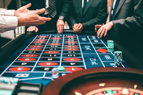 7 Best Small-Cap Casino Stocks Hedge Funds Are Buying
